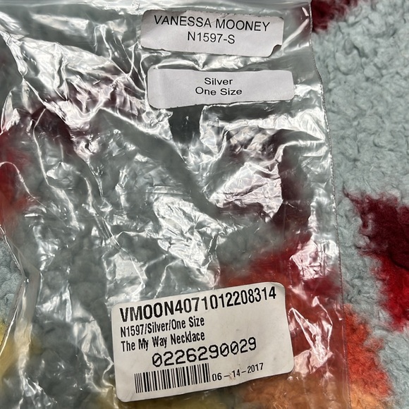 Vanessa Mooney “my way” silver necklace - Picture 4 of 4